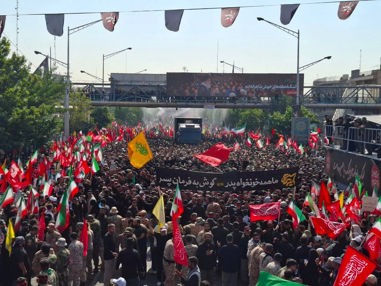 رهبر شهید 