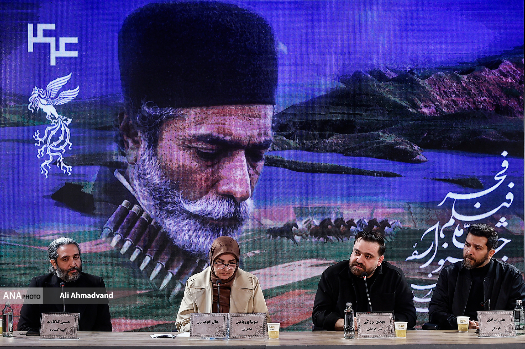 از دل بحران به امید رسیدیم/ شخصیت زنِ فیلم به دنبال حل مسئله  است