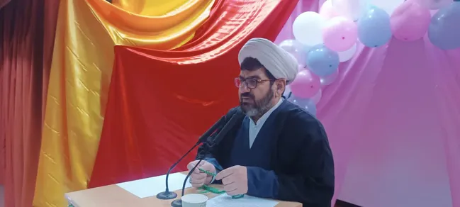 انقلاب اسلامی، بازگشت به فطرت و استقلال واقعی ملت ایران است/زیر چتر دشمن نخواهیم رفت