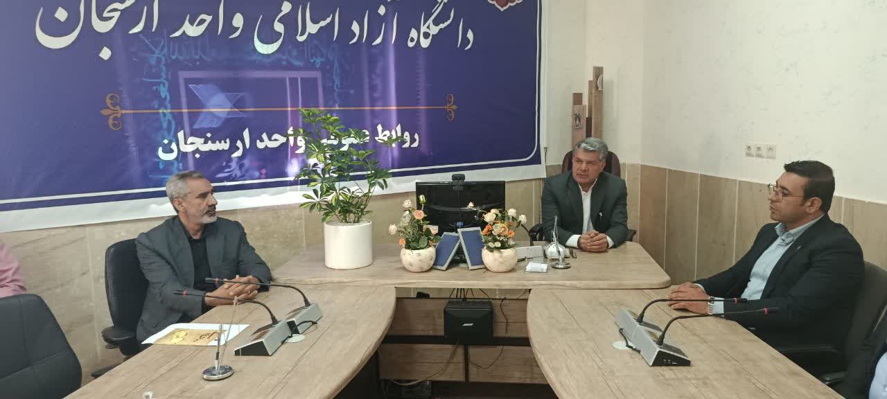 فرصت‌های عملی کارآموزی و کارورزی را دانشجویان مهیا می‌کنیم/ دانشجویان باید وارد بازار کار شوند