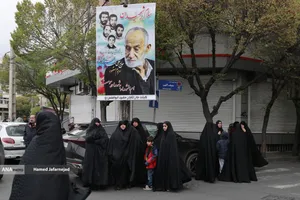 تشییع پیکر ام البنین تهران مادر شهیدان افراسیابی با حضور گسترده مردم انقلابی و شهیدپرور خیابان نبرد- پیروزی