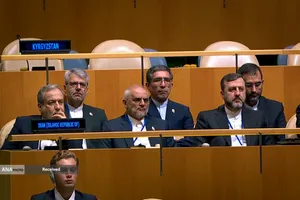 دکتر مسعود پزشکیان رئیس&zwnj;جمهوری اسلامی ایران در سخنرانی خود در هشتاد و یکمین مجمع عمومی سازمان ملل متحد، با اشاره به اتهاماتی که رئیس جمهور آمریکا علیه ایران مطرح کرد، گفت: ما تروریست نیستیم؛ ما قربانی تروریسم هستیم،رئیس جمهور با اشاره به حملات انجام&zwnj;شده علیه ایران اظهار کرد: رهبر ما را بدون هیچ دلیل و برهانی ترور کردند و در حملات صورت&zwnj;گرفته، مدارس، مراکز ورزشی، بیمارستان&zwnj;ها، دانشگاه&zwnj;ها، پل&zwnj;ها و زیرساخت&zwnj;های کشور هدف قرار گرفته&zwnj;اند