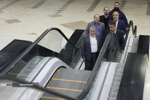 دکتر بیژن رنجبر رییس دانشگاه آزاد اسلامی در مراسم افتتاحیه سومین دوره نمایشگاه فناوری و نوآوری فن نما 1404