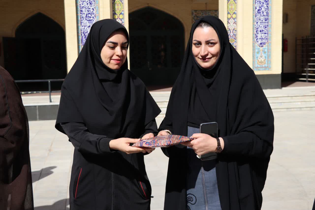 تجدیدمیثاق دانشگاهیان یزد با آرمانهای انقلاب در سالروز آزادسازی خرمشهر تجدیدمیثاق دانشگاهیان یزد با آرمانهای انقلاب در سالروز آزادسازی خرمشهر