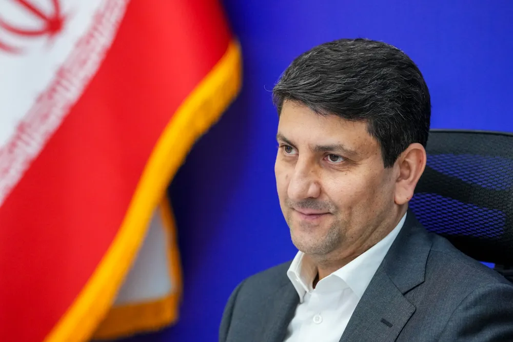 ستار هاشمی
