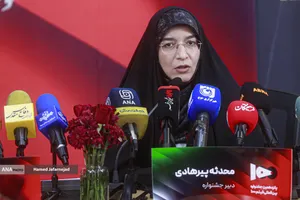 محدثه پیرهادی دبیرجشنواره پانزدهمین جشنواره بین المللی فیلم 100