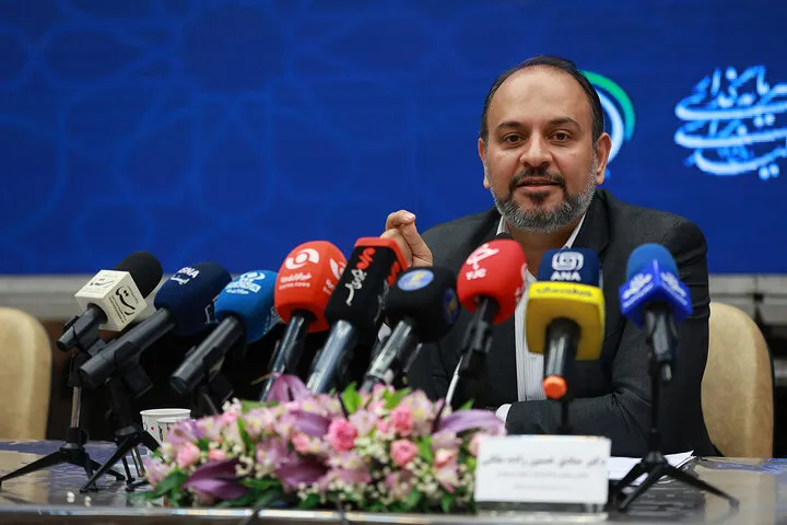 معاون پرورشی و فرهنگی وزارت آموزش 