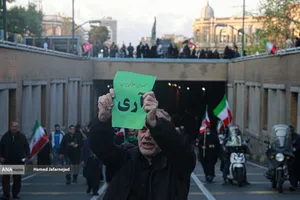 تشییع پیکر مطهر دریابان شهید &laquo;علیرضا تنگسیری&raquo; فرمانده دلاور خلیج فارس و جمعی از شهدای والامقام