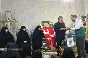 دیدار خادمیاران و یاوران رضوی با خانواده شهید محسن خاکساری