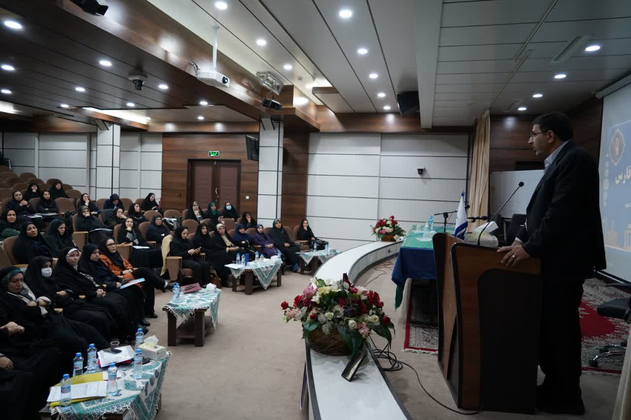 سومین اجلاس مشاورین امور بانوان فارس با حضور گسترده در دانشگاه آزاد شیراز برگزار شد