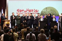 بازگشایی نمایشگاه عکس «ایستاده در غبار» و رونمایی از تندیس برادران امیدوار