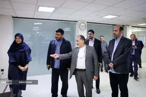 بازدید بیژن رنجبر رییس دانشگاه آزاد اسلامی از تحریریه خبرگزاری آنا