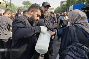 برپایی موکب خادمیاران و یاوران رضوی منطقه دارالمومنین در مسیر پیاده&zwnj;روی جاماندگان اربعین