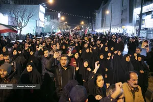 عزاداری شهادت رهبر انقلاب در چهارراه کوکاکولا خیابان پیروزی تهران