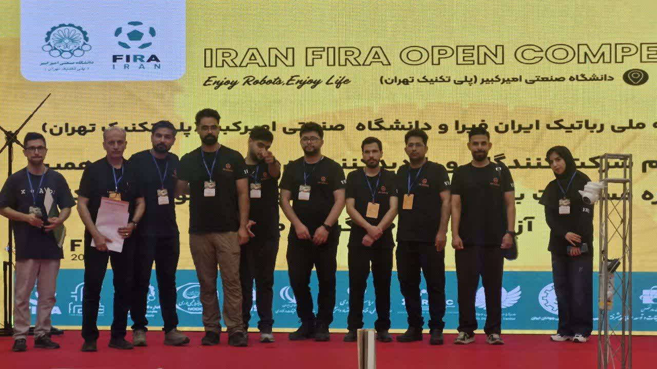 درخشش تیم رباتیک دانشگاه آزاد اسلامی یزد در سیزدهمین دوره مسابقات فیراکاپ آزاد ایران