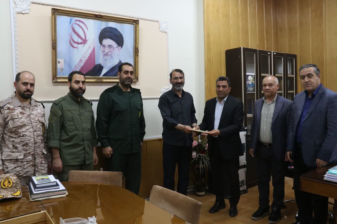 تجلیل مسئولان سپاه شهرستان میانه از استادان دانشگاه آزاد اسلامی