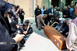  تشییع پیکر سیمین&zwnj;دخت وحیدی