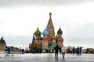کلیسای جامع سنت باسیل (St. Basil&rsquo;s Cathedral) در میدان سرخ مسکو روسیه