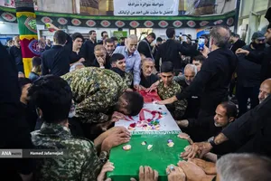 وداع با پیکر بسیجی شهید حسین یوسفخانی