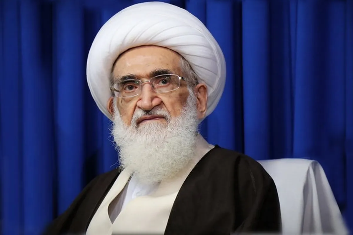 آیت الله نوری همدانی: عالمان و دانشمندان با تبیین عالمانه و واقع بینانه جامعه را هوشیار کنند