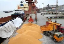 حمل بیش از یک میلیون تن نهاده دامی از بندر امام خمینی به سایر استان‌ها