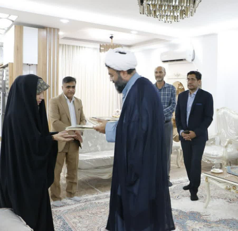 صبر و استقامت خانوادههای شهدا بخشی جداییناپذیر از تاریخ ایثار کشور است صبر و استقامت خانوادههای شهدا بخشی جداییناپذیر از تاریخ ایثار کشور است