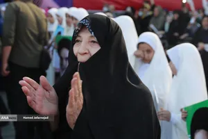 مراسم جشن عروسی زوج های جان فدا همزمان با سالروز ازدواج حضرت زهرا و حضرت علی در میدان امام حسین