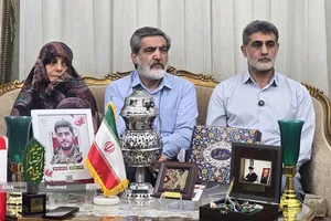 دیدار خادمیاران و یاوران رضوی با خانواده شهید محسن شاه نظری