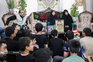 دیدار خادمیاران رضوی با خانواده شهید علیرضا قنبری