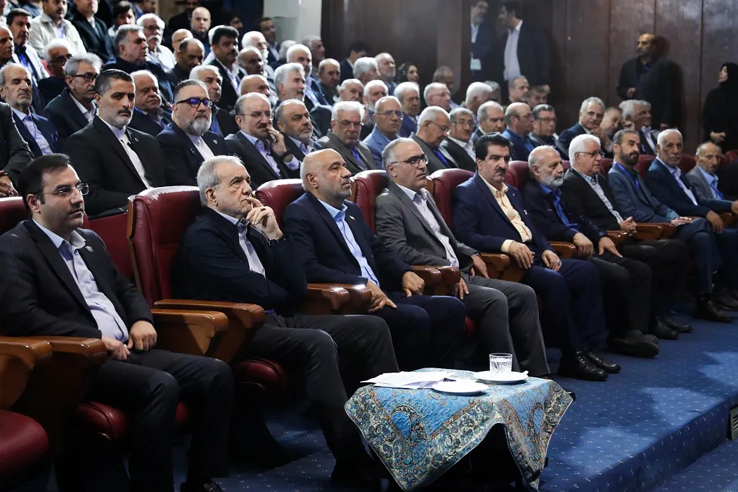 رونمایی از طرح ملی «زرین‌تأمین» بانک رفاه کارگران با حضور رئیس جمهور
