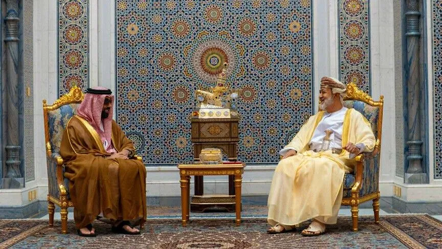 دیدار مشاور امنیت ملی امارات با سلطان عمان
