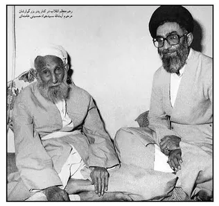 «خدمت به والدین ناتوان»؛ مصداق بارز جهاد اکبر/ روایت قرآنی از خدمت رهبر شهید به پدر نابینا