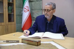 مراسم امضای دفتر یادبود دانشمند شهید دکتر محمد مهدی طهرانچی