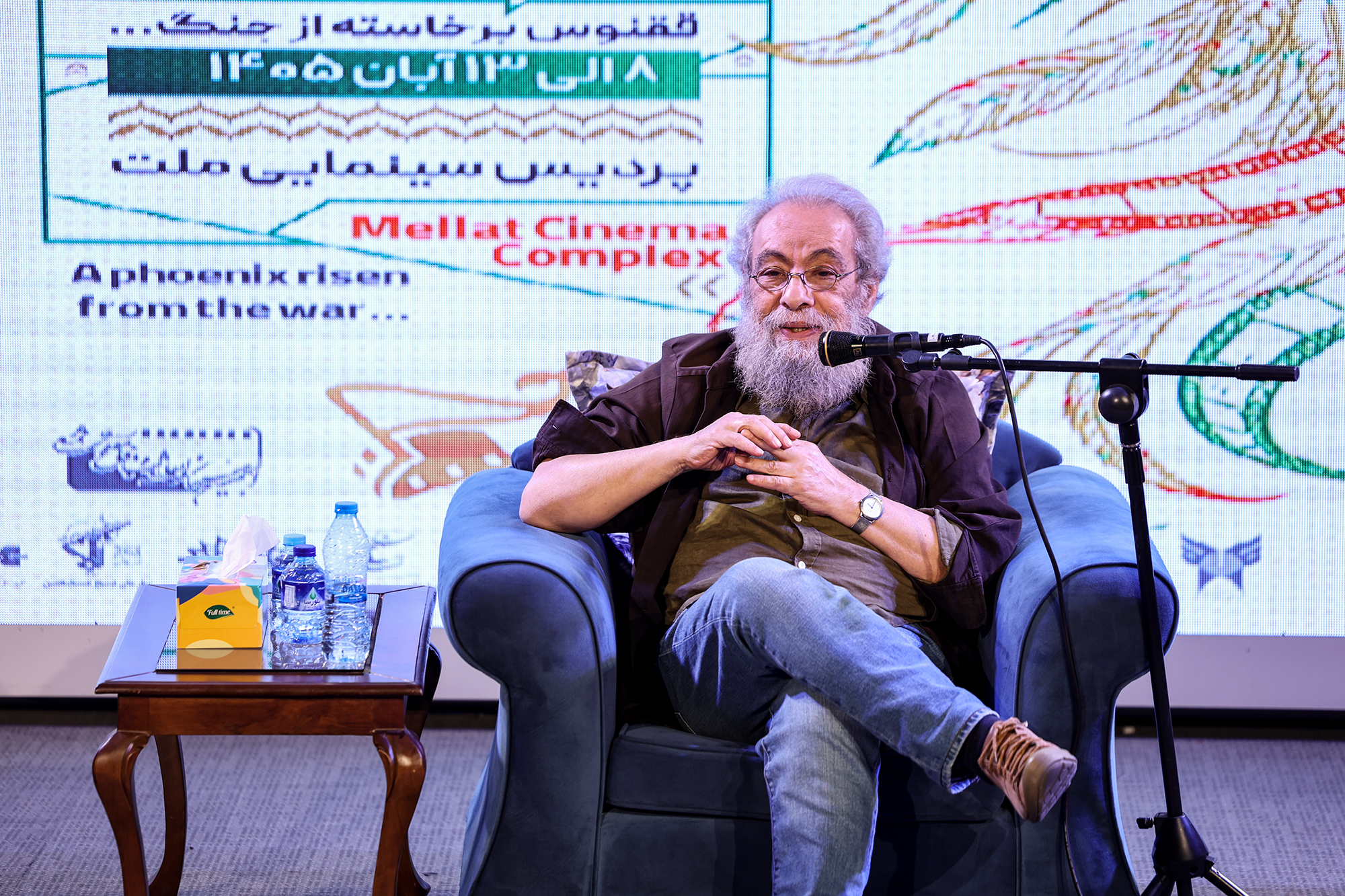 زانو زدن سینمادوستان پای کلاس استادان؛ تعطیلی هم مانع استقبال از کارگاه‌های جشنواره مقاومت نشد
