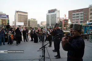 اجرای موسیقی آذری در میدان هفت تیر تهران