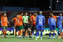 اعتراض مس رفسنجان به قضاوت تیم داوری دیدار با استقلال/ حریف باید 10 نفره می‌شد+فیلم