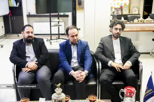 محمد حاجی&zwnj;میرزایی مدیرعامل بنیاد ملی بازی&zwnj;های رایانه&zwnj;ای، محمدصادق افراسیابی معاون راهبردی و عضو هیات مدیره بنیاد ملی بازی&zwnj;های رایانه&zwnj;ای و احسان هوشیارگر مدیر ارتباطات و امور بین&zwnj;الملل بنیاد ملی بازی&zwnj;های رایانه&zwnj;ای