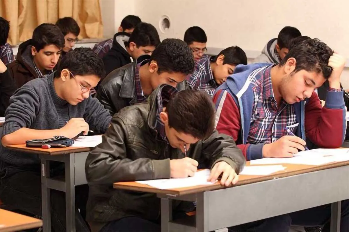 دانش آموز