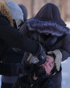  صحنه درگیری میان نیروهای آمریکایی و مردم 