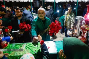 نورافشانی شب ۲۲ بهمن در تهران