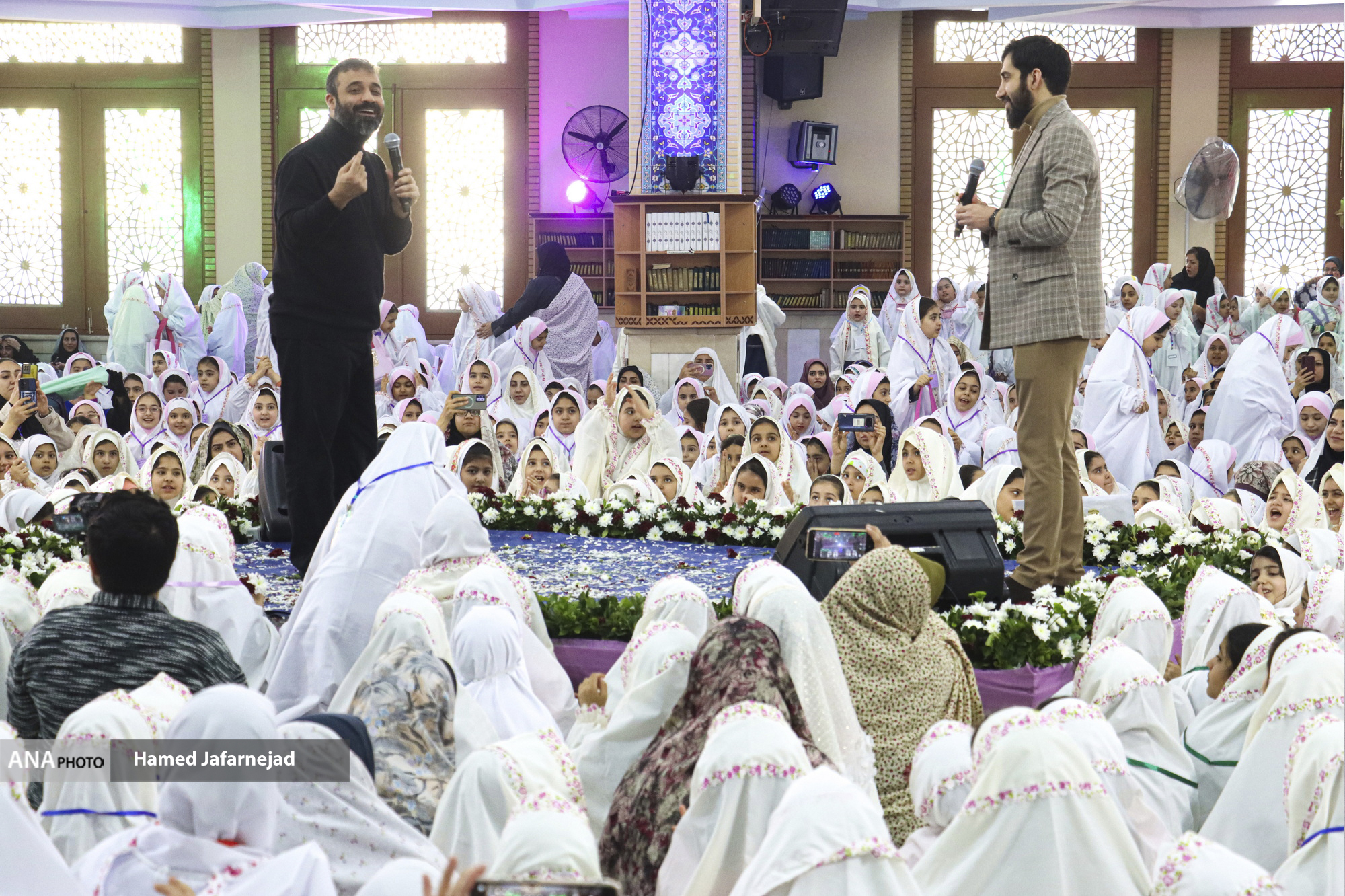 ۳۵۰۰ دانشآموز دختر در جشن تکلیف مناطق ۱۱ و ۱۷ تهران وارد دنیای مسئولیتهای دینی شدند ۳۵۰۰ دانشآموز دختر در جشن تکلیف مناطق ۱۱ و ۱۷ تهران وارد دنیای مسئولیتهای دینی شدند