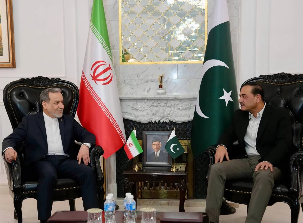 عراقچی و عاصم منیر