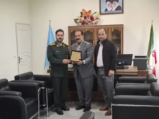 تجلیل فرمانده سپاه ناحیه مرند از رئیس دانشگاه آزاد اسلامی این شهرستان