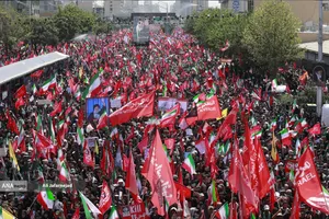 تشییع پیکر مطهر آقای شهید ایران و خانواده ایشان