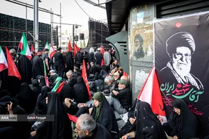 تشییع پیکر مطهر آقای شهید ایران و خانواده ایشان -۱
