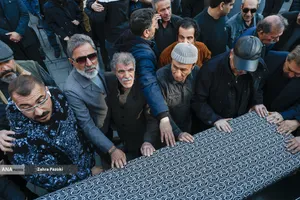 مراسم تشییع پیکر عنایت بخشی 