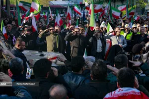 تشییع پیکر مطهر دریابان شهید &laquo;علیرضا تنگسیری&raquo; فرمانده دلاور خلیج فارس و جمعی از شهدای والامقام