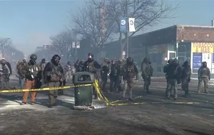  صحنه درگیری میان نیروهای آمریکایی و مردم 