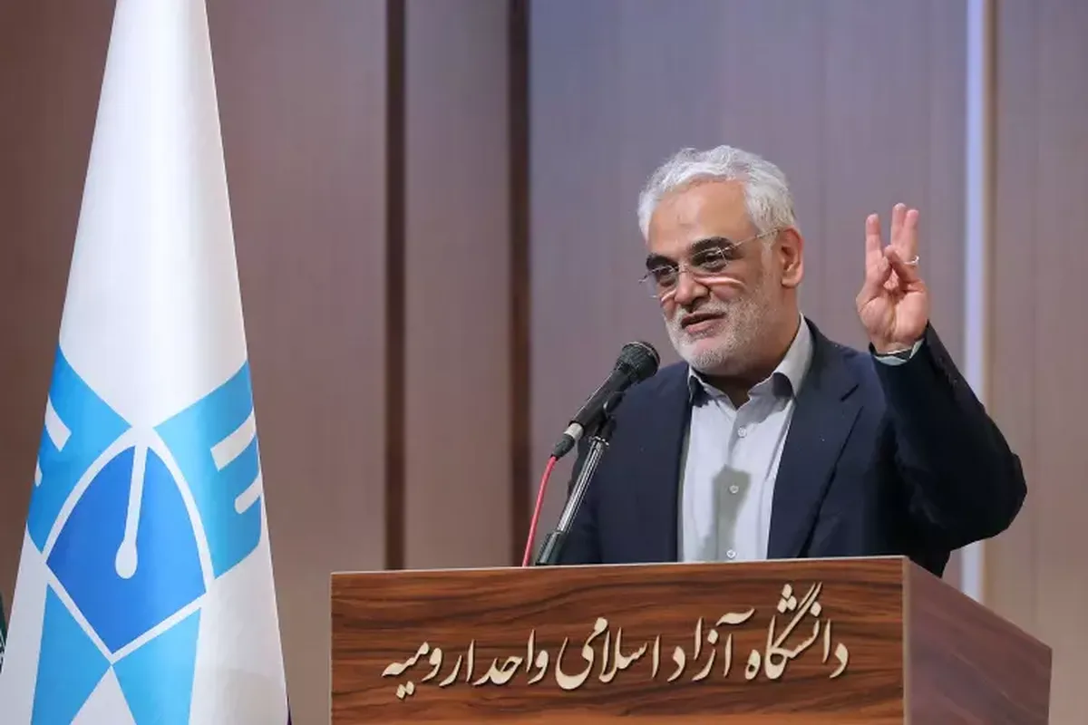 دانشگاه آزاد یک دانشگاه اجتماعی است که باید موجبات رشد را فراهم کند