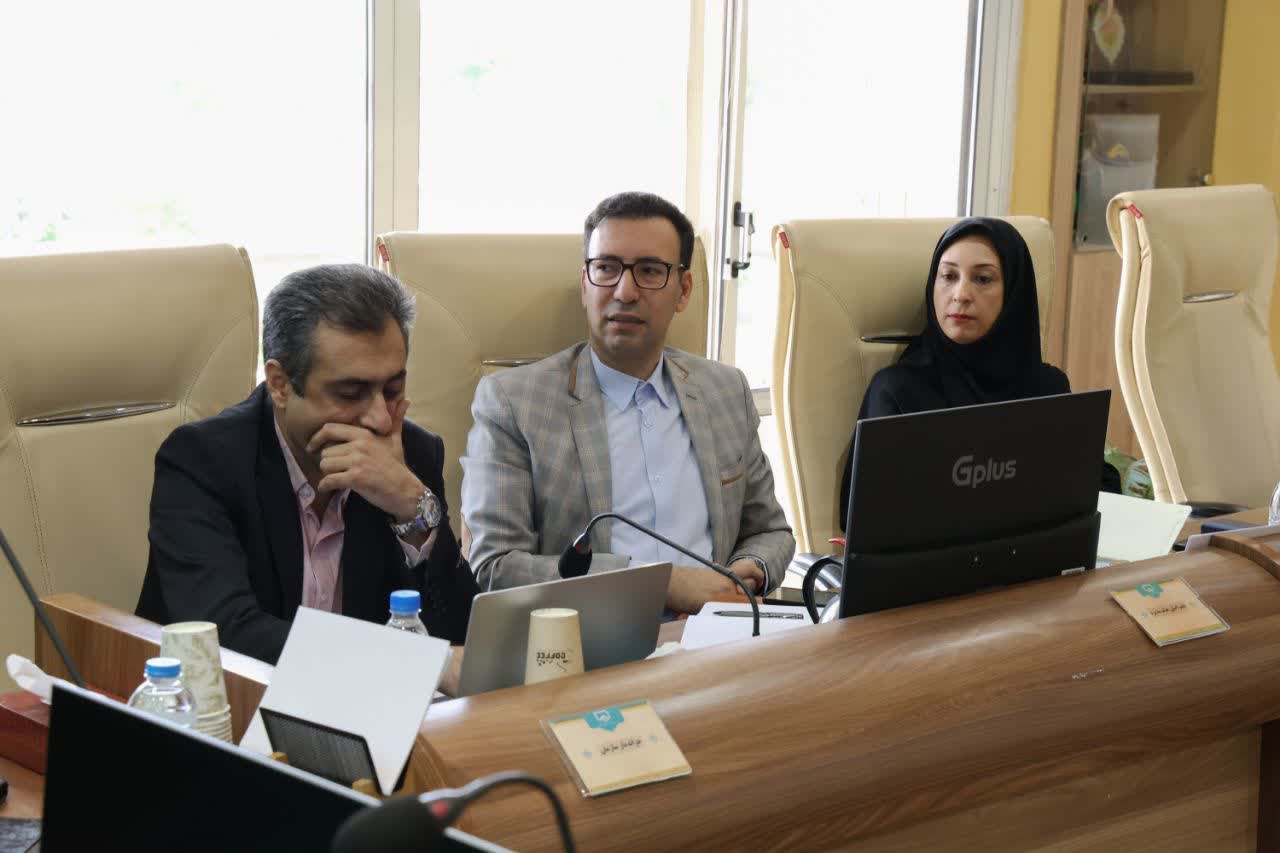 تعامل با صنعت کلید حل مسائل واقعی تعامل با صنعت کلید حل مسائل واقعی
